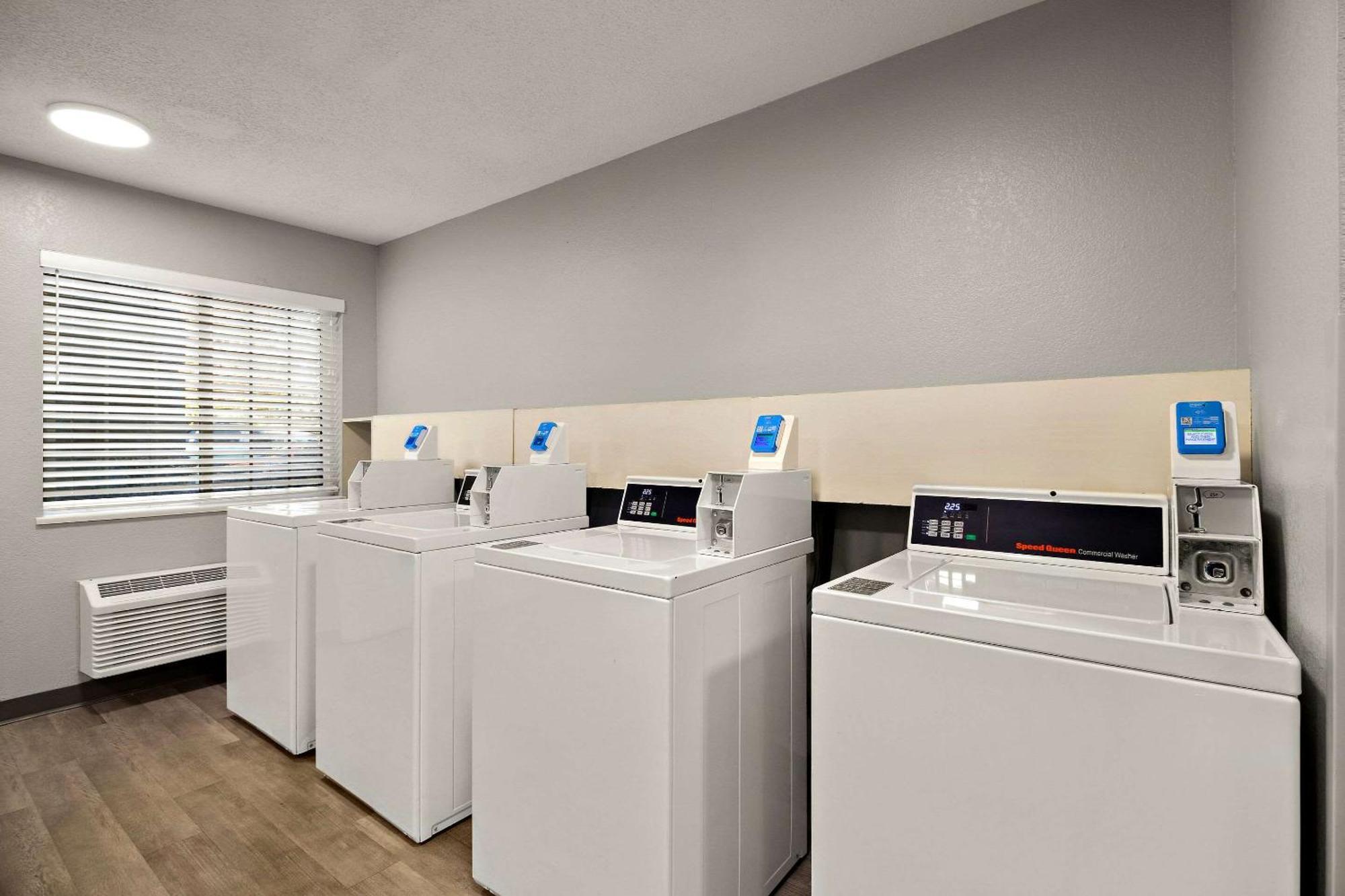 Mainstay Suites Salt Lake City Fort Union ミッドベール エクステリア 写真