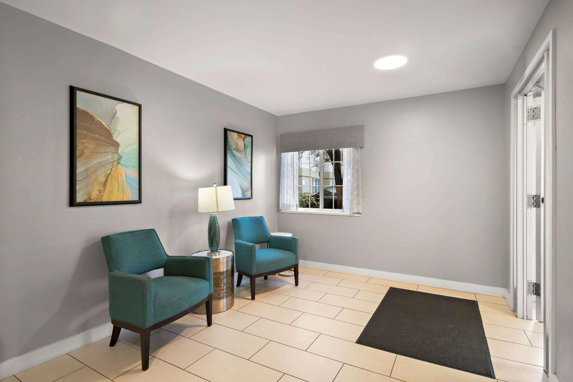 Mainstay Suites Salt Lake City Fort Union ミッドベール エクステリア 写真